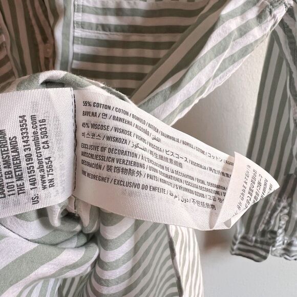 5/$25 Abercrombie & Fitch Stripe Button Down Size S - Picture 6 of 6
